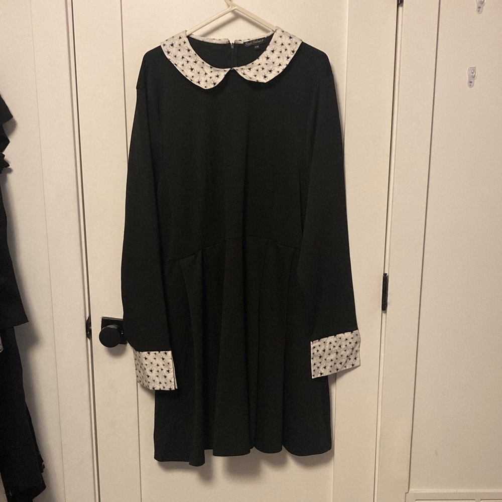 Elegant Black Dress with White Collar